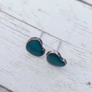 Vintage Stud Earrings Dainty Dark Teal Heart - Tarnished thumbnail 3