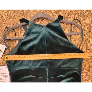 Betsy & Adam Hunter green velvet halter-neck evening gown Dress Size 8 thumbnail 6