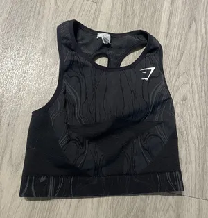 Gymshark Top thumbnail 1