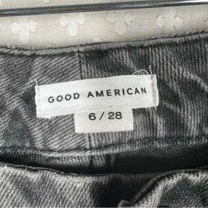 Good American Washed Black 90s Relaxed High Rise‎ Jeans thumbnail 3