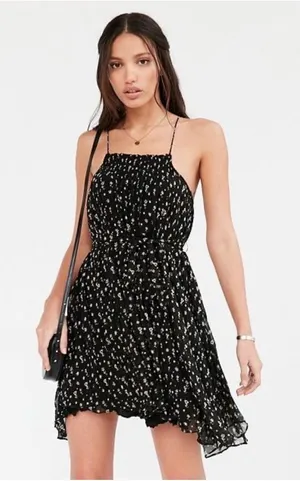 Kimchi Blue Urban Outfitters Black Floral Smocked High Low‎ Mini Dress Large NWT thumbnail 1