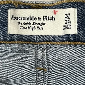 NWT Abercrombie & Fitch Ultra High Rise The Ankle Straight‎ Jeans Size 24 Long thumbnail 10