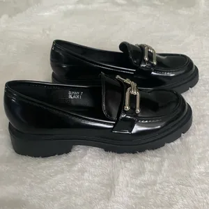 Creation Chunky Platform Loafers Chain Buckle SlipOn Black Patent Size 7 thumbnail 5