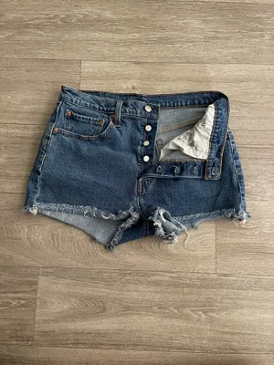 Levi’s 501 high-rise distressed hem denim shorts - 30 thumbnail 3