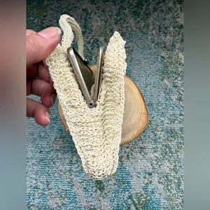 Vintage 50/60’s woven plastic bridal wedding clutch bag thumbnail 11
