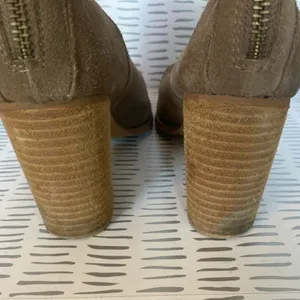 Urban Outfitters Women‎ Taupe Suede Block Heel Ankle Boots Size 9 Back Zip Boho thumbnail 6