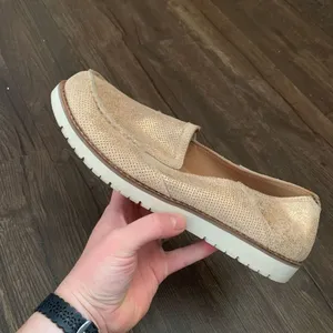 Ariat amputee right foot only gold slip on 11B shoe thumbnail 3