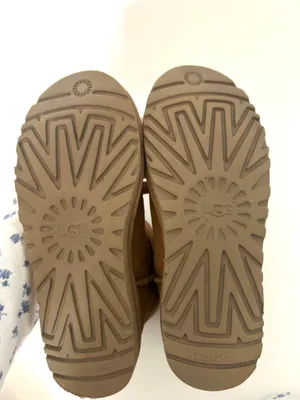 UGG Mini Boots thumbnail 7