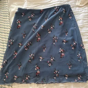 Blue floral pencil skirt thumbnail 1