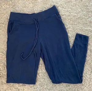 PINK Victoria’s Secret Jogger Sweatpants thumbnail 1