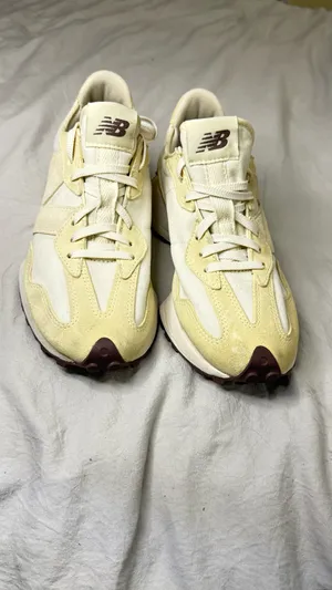 New Balance 327 Suede Women Sneakers Shoes Size 8.5 thumbnail 2