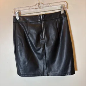 Garage Black Faux Leather Mini Skirt Side‎ Slit Size Small thumbnail 3