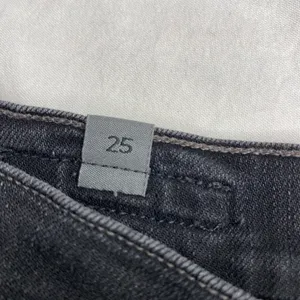 Citizens of Humanity Rocket Crop Women's Sz 25 Black Distressed Skinny Jeans EUC thumbnail 6