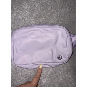 Lululemon Everywhere Belt Bag 1L Wordmark Strap Lavender Lilac Purple O/S thumbnail 5