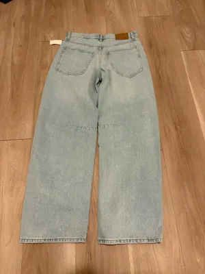 Abercrombie Low-Rise Jeans thumbnail 2