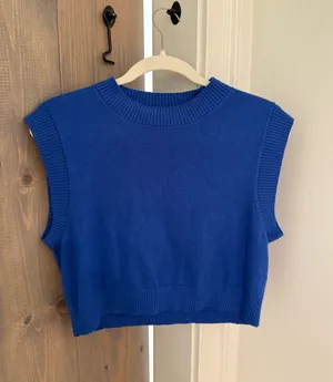 Boutique Royal blue sweater vest thumbnail 1