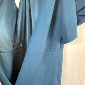 Lulus Margeaux Teal Cape Sleeveless Long Gown Size Small NWT thumbnail 10