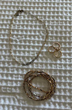 H&M Jewelry thumbnail 1