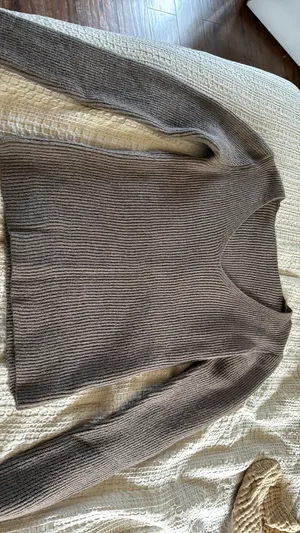 V neck brown sweater Size M thumbnail 1