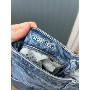 American Eagle Mom Jeans Light Wash Distressed Ripped High Rise Size 2 Regular thumbnail 4
