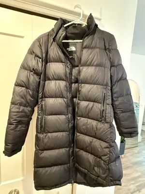 Women’s North Face down jacket  thumbnail 1