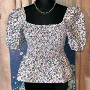 Size M Floral Cropped Blouse thumbnail 1