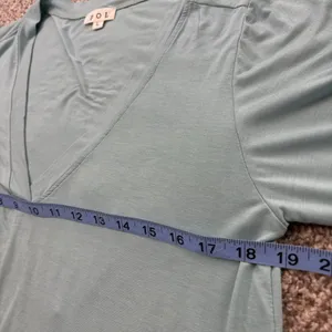 POL V Neck Top Women LG Sage Green Long Sleeve Minimalist Lightweight Capsule‎ thumbnail 7