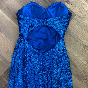 Faviana Blue Strapless Sequin Long prom Dress Size 4 thumbnail 11
