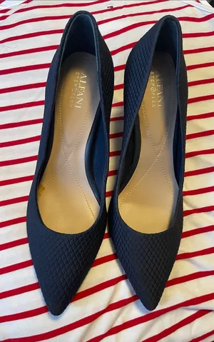 Alfani Black Textured Pointed-Toe Flats thumbnail 1