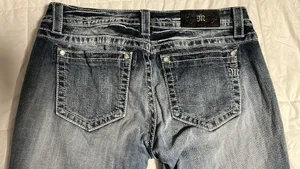 Miss Me Capri Jeans thumbnail 2