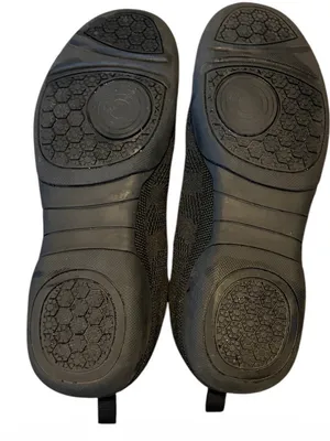 Women’s Shooneeya Black Minimalist Sneakers NWOT Size 6.5 (37) thumbnail 5
