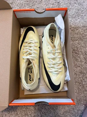 Nike Cleats thumbnail 2