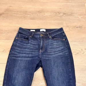 LOFT Outlet Curvy Skinny Jeans Dark Wash‎ Womens Size 4 Clean Wash Flattering thumbnail 3