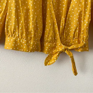 Madewell Wrap Top in Star Golden Yellow Scatter Print M thumbnail 10