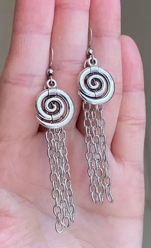 Handmade swirl/spiral chain dangle earrings🌀💚⭐️ thumbnail 5