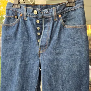 Vintage Levi’s dark wash button fly jeans size 11 26x30 Made In USA thumbnail 4