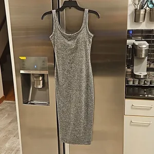 💕VUORI💕 Halo Essential Dress ~ Heather Grey XS NWOT thumbnail 6