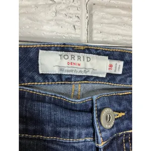 Torrid Denim Shorts Womens 18 Dark Blue Excellent Stretch Mid‎ Rise Bermuda thumbnail 2