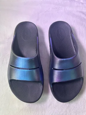 OOFOS Women's Iridescent Slide Sandals - Purple/Blue/Pink thumbnail 4