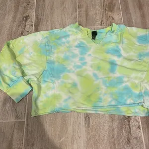 Blue and Green Cropped Tie Dye Wild Fable Sweatshirt Size XL thumbnail 3