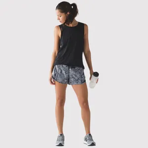 Lululemon Women Shorts Black Hotty Hot Paisley Low Rise Stretch Athletic Size 6 thumbnail 2