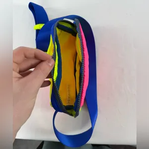 Lululemon Everywhere Belt Bag *1L Pink Highlight Cerulean Blue Highlight Yellow‎ thumbnail 5
