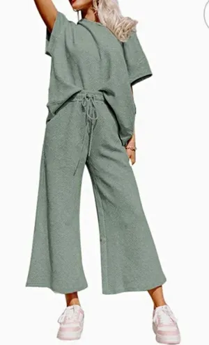 Ladies 2-pc NWOT Textured Lounge Set Top Wide-Leg Crop Pants Sage Green 2XL Plus thumbnail 1