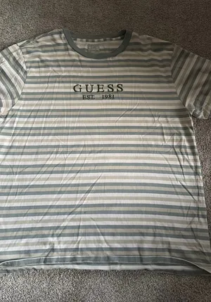 Guess T-Shirt thumbnail 1