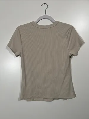 Old Navy Snug Crop T-shirt in Wish Bone Size Large Tall Ribbed thumbnail 4