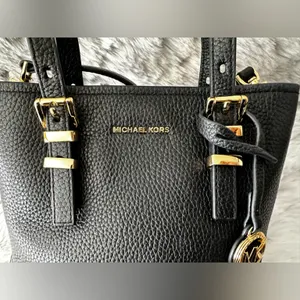 904. MICHAEL KORS mini tote bucket bag black. thumbnail 4