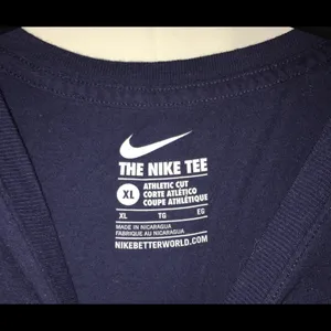 Nike NEW ENGLAND PATRIOTS NAVY BLUE GRAPHIC T-SHIRT thumbnail 4
