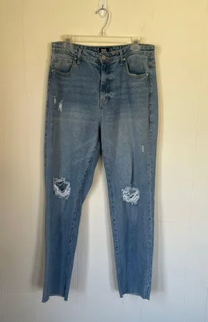 high rise straight leg distressed denim jeans women’s size 13/31 thumbnail 3