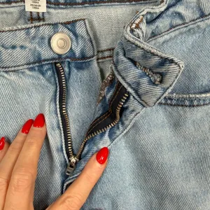 Future Collective 4 Jeans Wide Leg Slouchy High Rise Front Seam Light Wash Blue thumbnail 8
