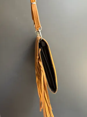 NWOT Tan Faux Leather Envelope Crossbody w/fringe tassels thumbnail 4